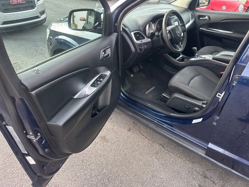 Used 2017 Dodge Journey SXT w/ Comfort/Convenience Group image 15