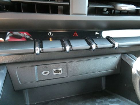 Certified 2024 Chevrolet Colorado Trail Boss AWD/4WD image 25