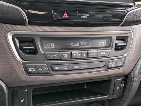 Used 2025 Honda Ridgeline RTL image 13