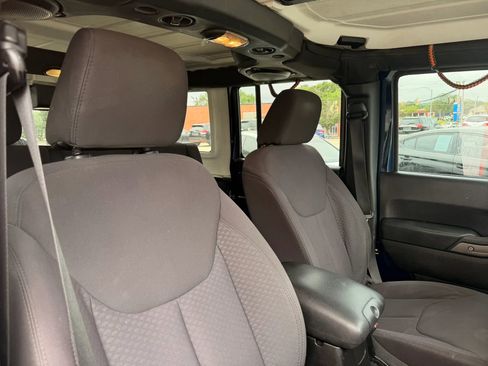 Used 2013 Jeep Wrangler Unlimited Sport AWD/4WD image 28