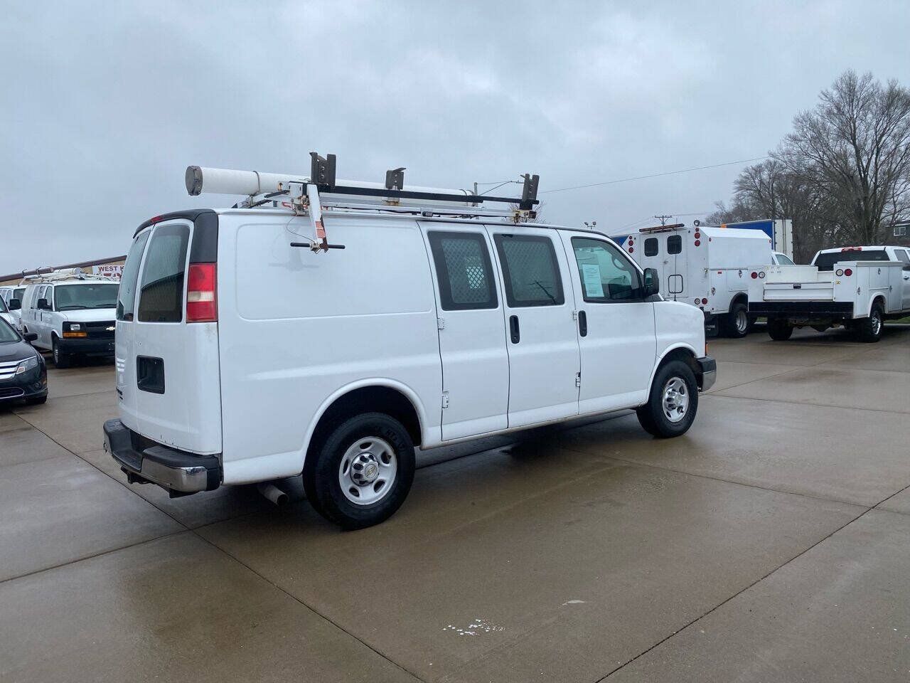Used 2014 Chevrolet Express 2500 RWD image 6