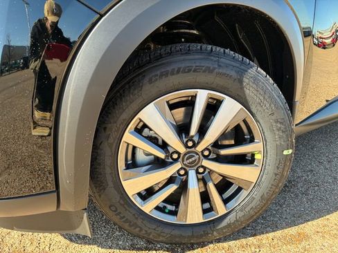 New 2026 Nissan Pathfinder SL image 9