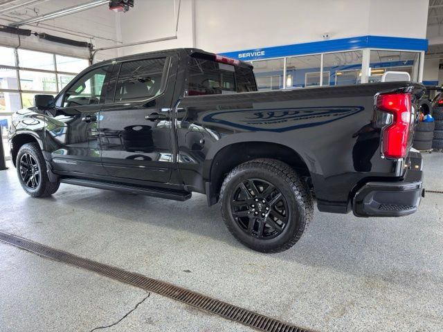 Used 2025 Chevrolet Silverado 1500 High Country w/ Midnight Edition AWD/4WD image 5