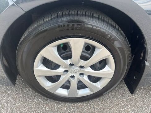Used 2025 Toyota Corolla LE FWD image 8