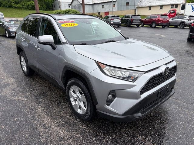 Used 2019 Toyota RAV4 XLE FWD image 4