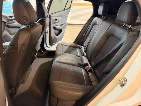 Used 2025 Buick Envista Preferred FWD image 37