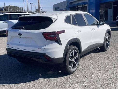 New 2026 Chevrolet Trax RS w/ Driver Confidence Package image 3