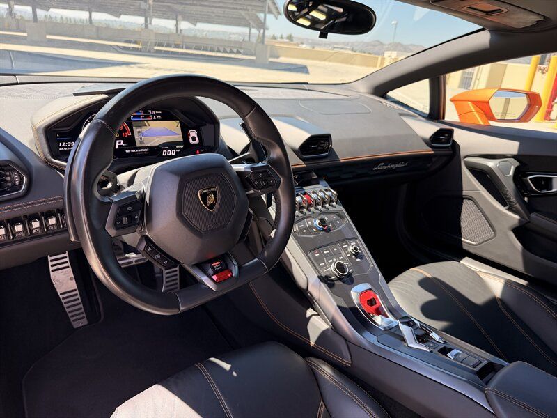 Used 2015 Lamborghini Huracan LP 610-4 AWD/4WD image 39