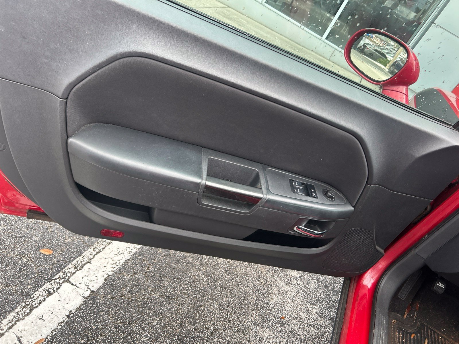 Used 2011 Dodge Challenger RWD image 7