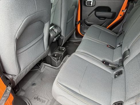 New 2025 Jeep Gladiator Sport image 37