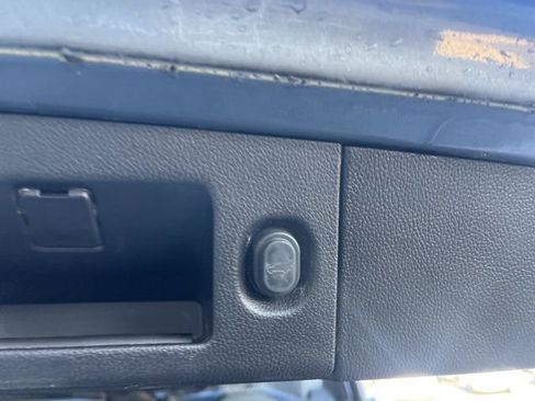 Used 2018 Chevrolet Suburban LT image 12