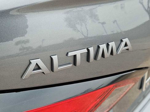 Used 2024 Nissan Altima 2.5 SV image 12