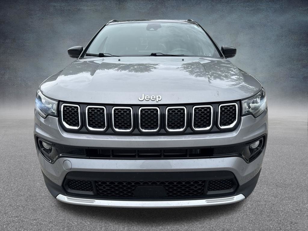 Used 2023 Jeep Compass Limited AWD/4WD image 5