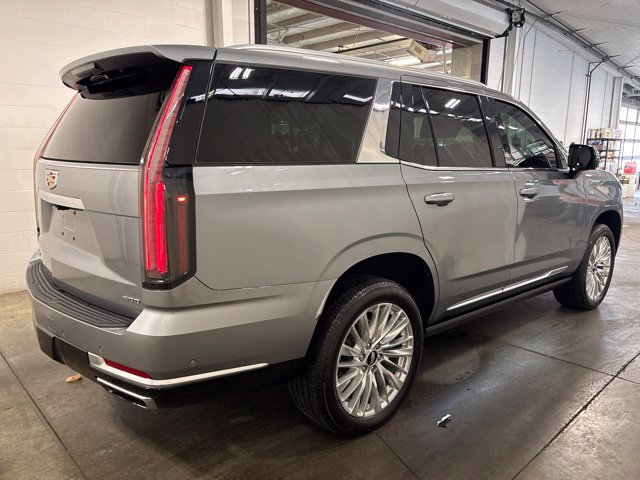 Used 2026 Cadillac Escalade Luxury AWD/4WD image 4