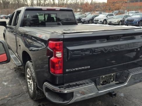 Used 2022 Chevrolet Silverado 1500 LT w/ Leather Package image 3