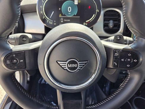 Used 2022 MINI Cooper S image 18