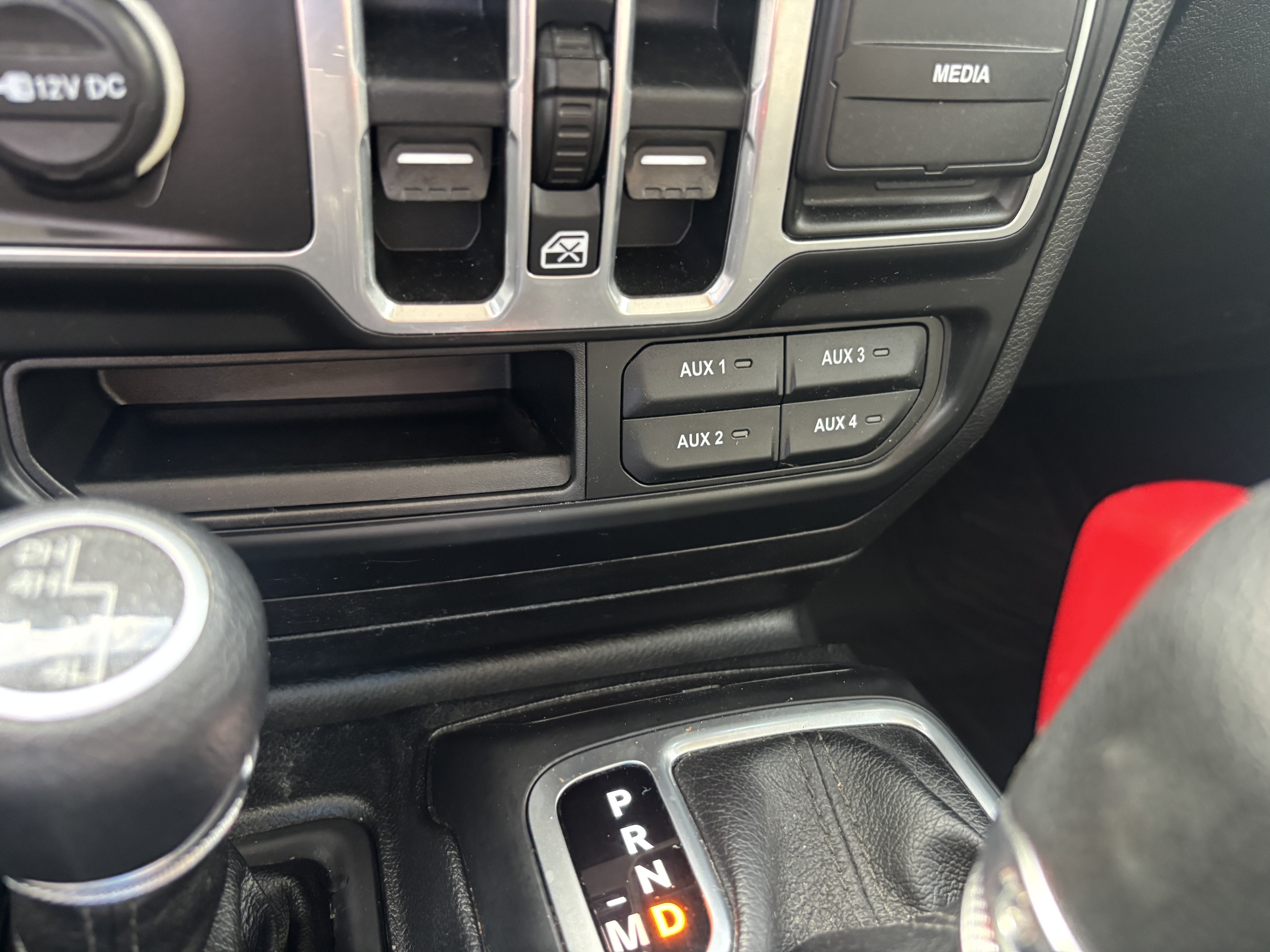 Used 2018 Jeep Wrangler Unlimited Sport S AWD/4WD image 16