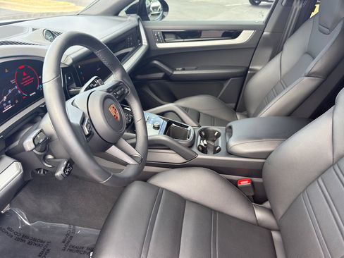 Used 2026 Porsche Cayenne S AWD/4WD image 9