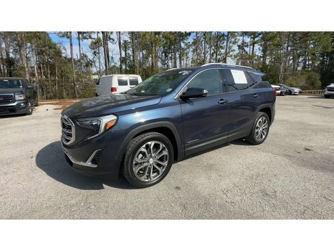 Certified 2018 GMC Terrain SLT w/ Preferred Package image 4