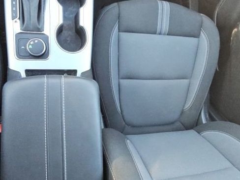 Used 2024 Chevrolet Blazer LT image 38