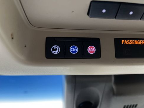 Used 2018 Cadillac Escalade ESV Premium Luxury AWD/4WD image 33