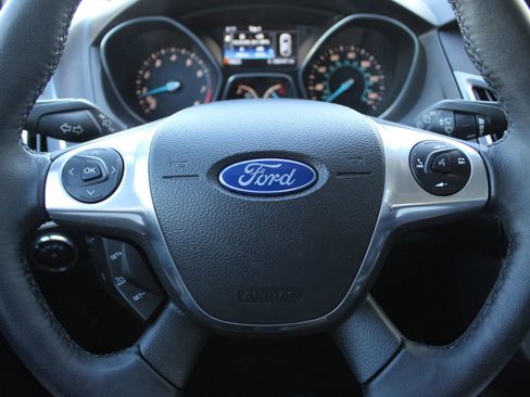 Used 2014 Ford Focus Titanium FWD image 15