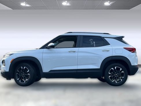 Used 2021 Chevrolet TrailBlazer LT w/ Convenience Package image 2