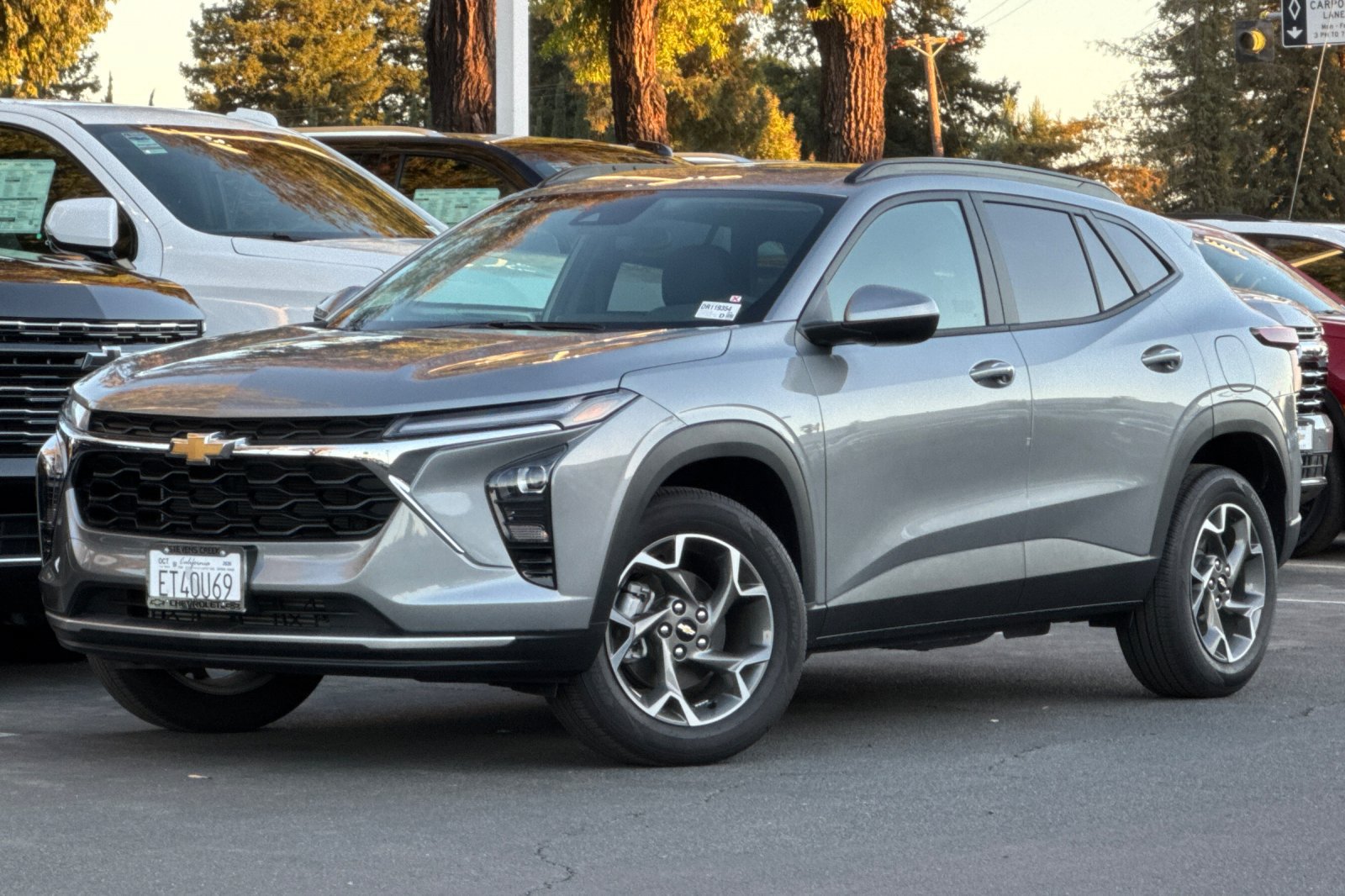 Used 2026 Chevrolet Trax LT w/ LT Convenience Package FWD image 9