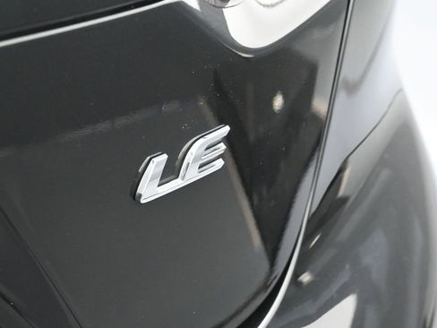 Used 2022 Toyota Corolla LE image 33