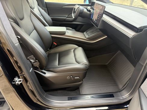 Used 2022 Tesla Model X image 14