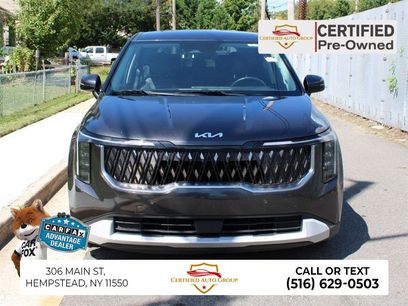 Used 2025 Kia Carnival
