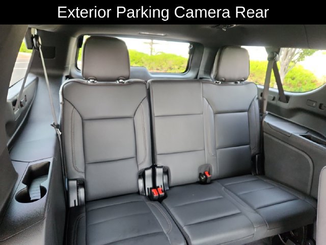 Used 2025 Chevrolet Suburban High Country AWD/4WD image 32