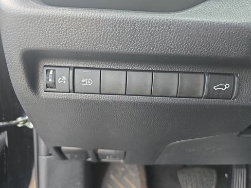 Used 2023 Toyota RAV4 XLE Premium image 27