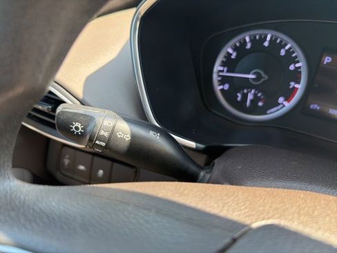 Used 2020 Hyundai Santa Fe SE image 35