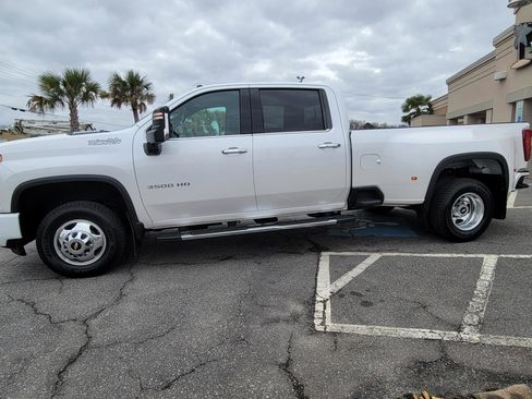 Used 2020 Chevrolet Silverado 3500 High Country image 10