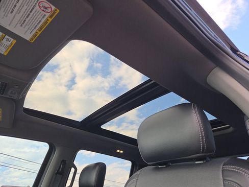 Used 2019 Ford F250 Lariat w/ Lariat Ultimate Package AWD/4WD image 9
