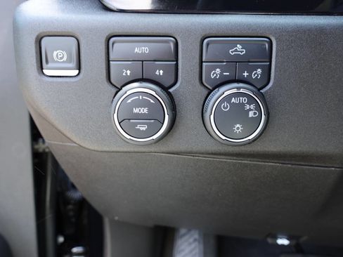Used 2024 Chevrolet Silverado 1500 LT AWD/4WD image 55