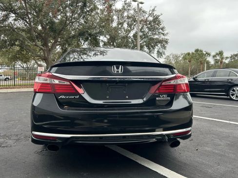 Used 2016 Honda Accord Touring image 5