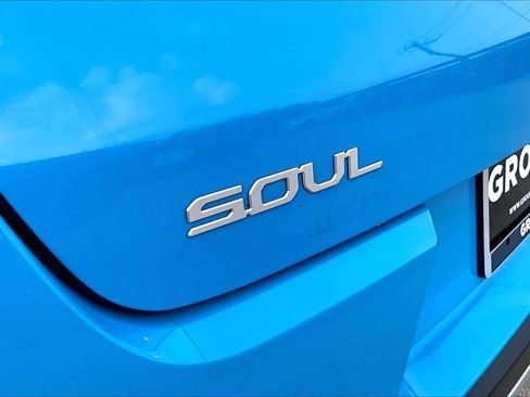 Used 2024 Kia Soul S FWD image 30