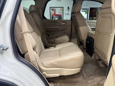 Used 2009 Cadillac Escalade AWD image 15