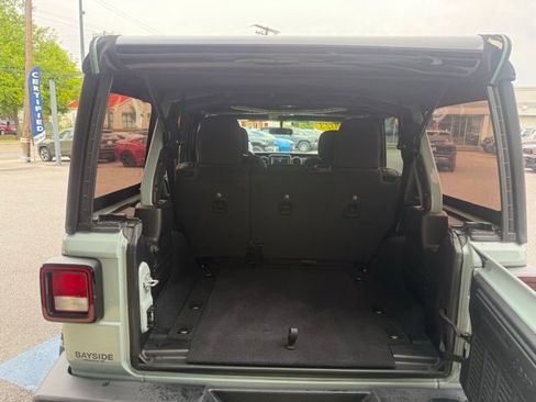 Used 2023 Jeep Wrangler Unlimited Sport AWD/4WD image 8