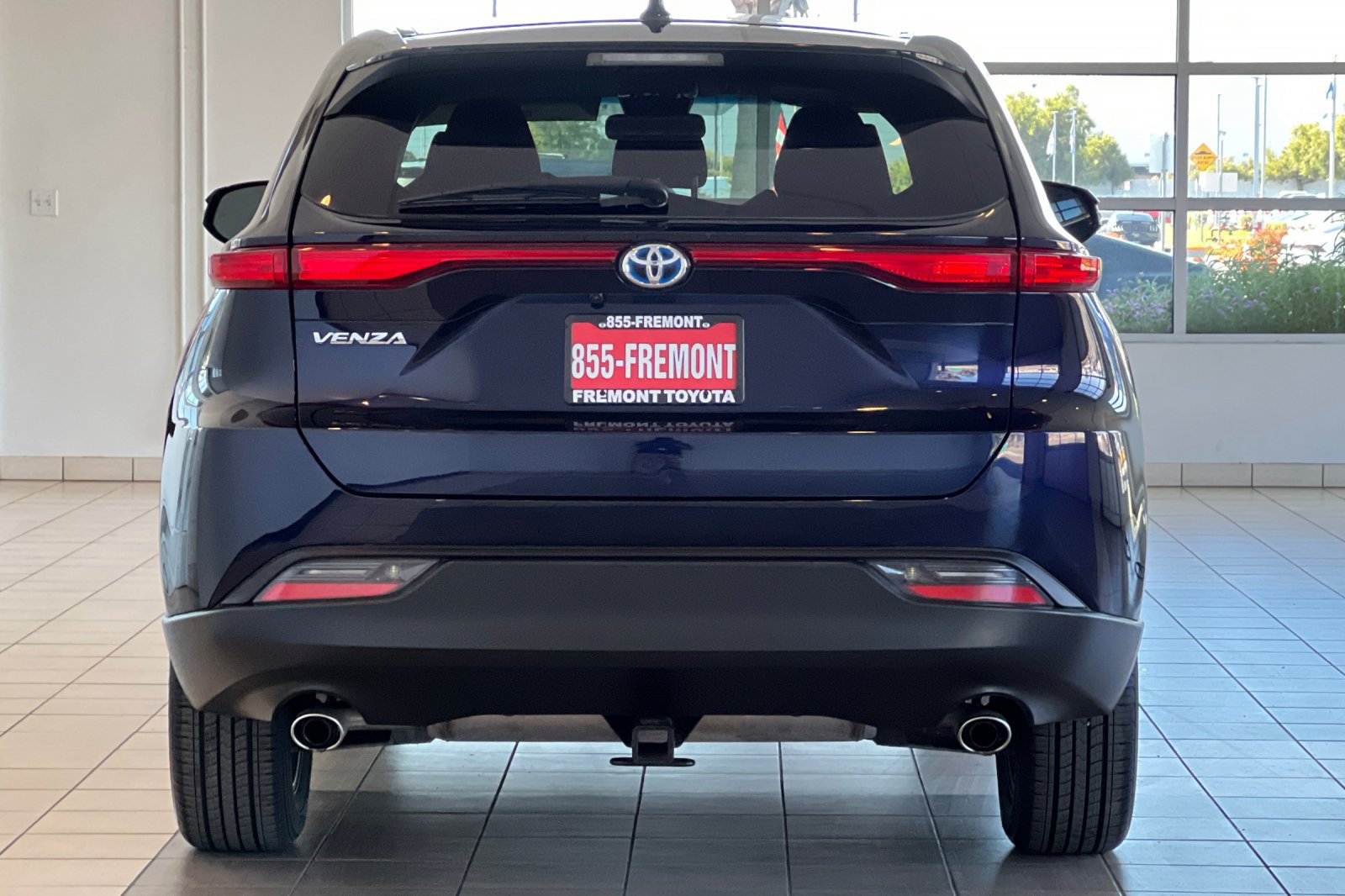 Certified 2024 Toyota Venza LE AWD/4WD image 5
