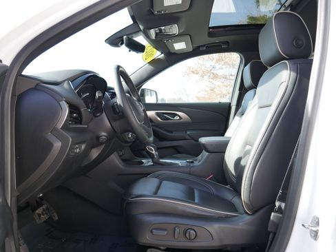 Certified 2023 Chevrolet Traverse Premier w/ Redline Edition image 14