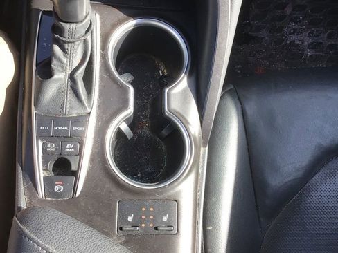 Used 2021 Toyota Camry XLE w/ Cold Weather Package FWD image 10