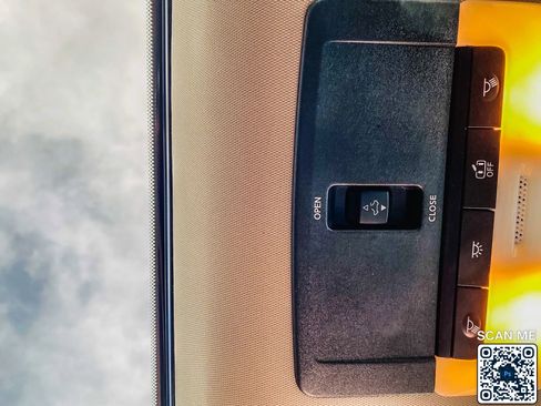 Used 2020 Nissan Altima 2.5 SR w/ Premium Package image 26