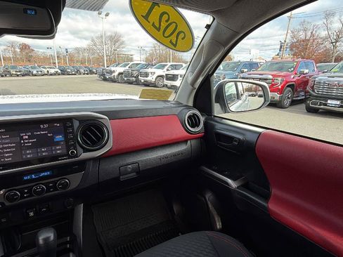 Used 2021 Toyota Tacoma SR5 image 19