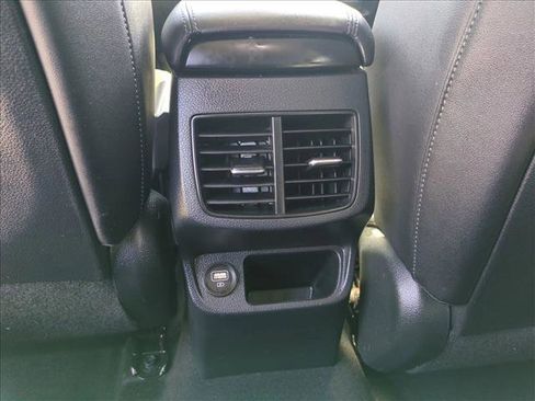 Used 2023 Kia Seltos S image 18