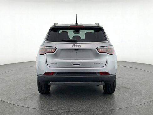 Used 2025 Jeep Compass Limited image 7