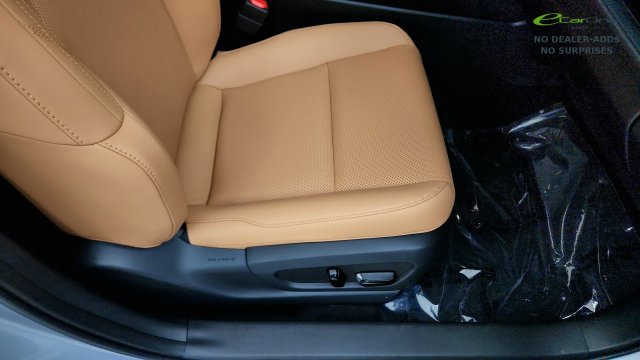 Used 2025 Lexus UX 300h FWD w/ Accessory Package (Z1) image 32