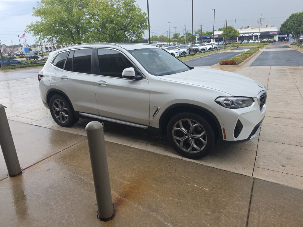 Used 2023 BMW X3 xDrive30i w/ Premium Package AWD/4WD image 3